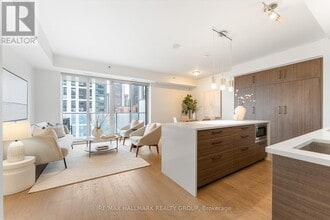 428 Sparks St. in Ottawa, ON - Building Photo - Building Photo