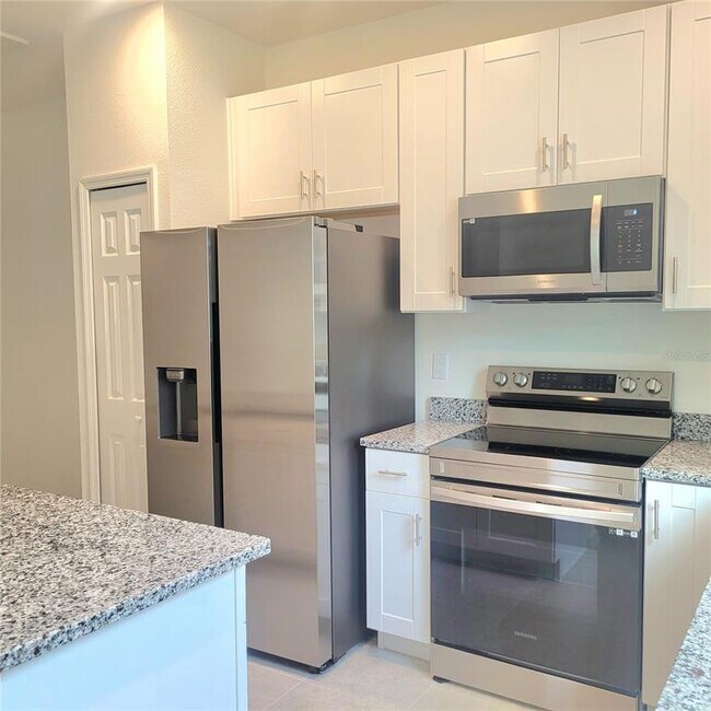 34186 Cinder Wy in Wesley Chapel, FL - Building Photo - Building Photo