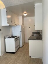 454 S Oak Knoll Ave, Unit 3 in Pasadena, CA - Building Photo - Building Photo