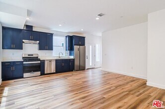 710 S Alma St in Los Angeles, CA - Foto de edificio - Building Photo