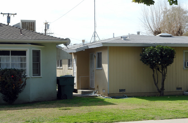 279-283 E 18th St in San Bernardino, CA - Foto de edificio - Building Photo