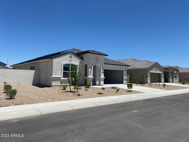 1070 W Falls Canyon Dr in Casa Grande, AZ - Building Photo - Building Photo