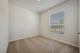 10419 Red Cardinal Dr in Cleveland, TX - Building Photo - Building Photo