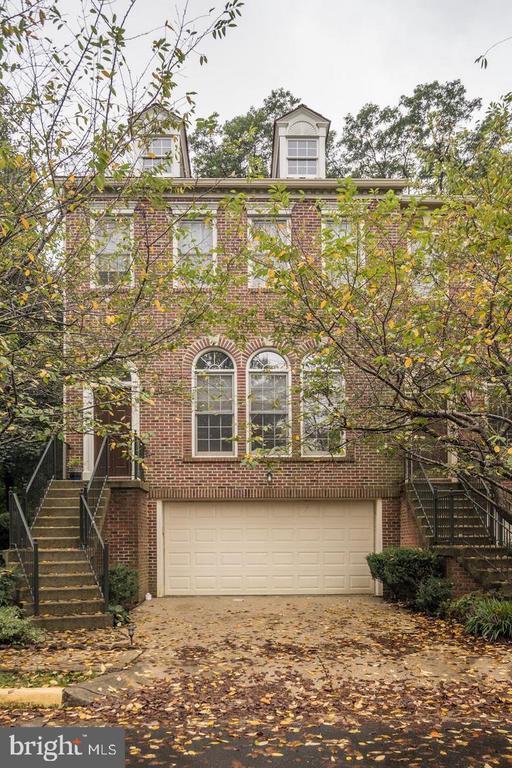 property at 2792 Thaxton Ln