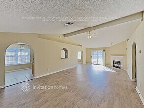 7624 Fawn Lake Dr N in Jacksonville, FL - Foto de edificio - Building Photo