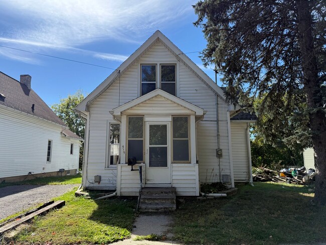 property at 515 W Trail St