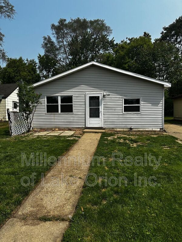 property at 104 W Mansfield Ave