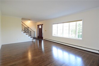 4 Knollwood Rd in Eastchester, NY - Building Photo - Building Photo