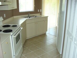 3020 Beal St in Deltona, FL - Building Photo - Building Photo