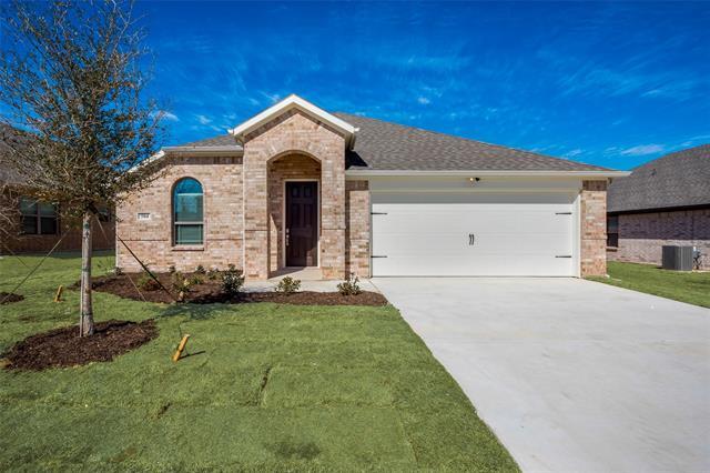 504 Paloma St in Weatherford, TX - Building Photo