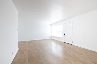 1521 2nd St, Unit 12 in Long Beach, CA - Building Photo - Building Photo