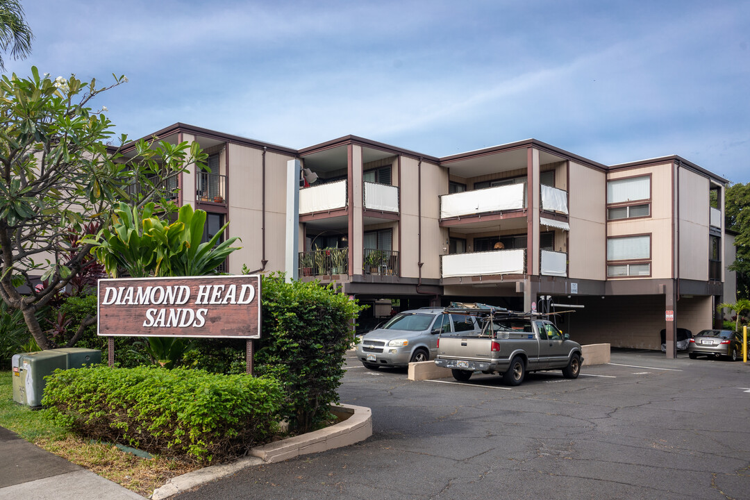 Diamond Head Sands in Honolulu, HI - Building Photo