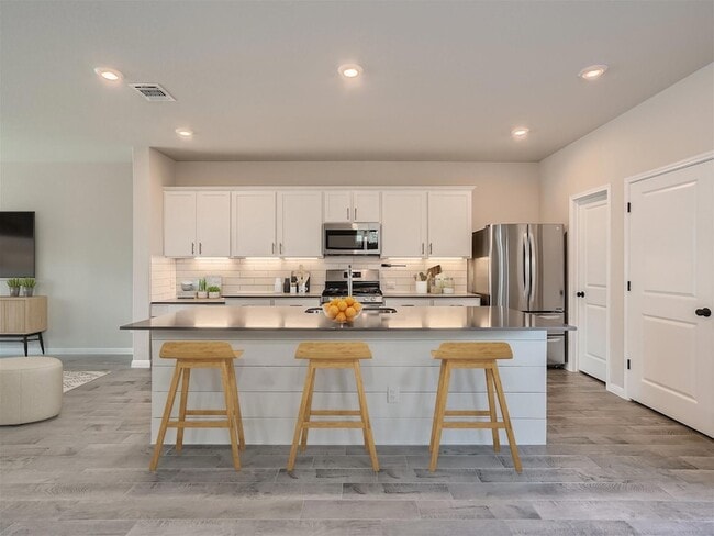 8801 Whitter Dr