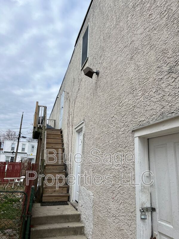 1010 Yates Ave in Marcus Hook, PA - Building Photo - Building Photo