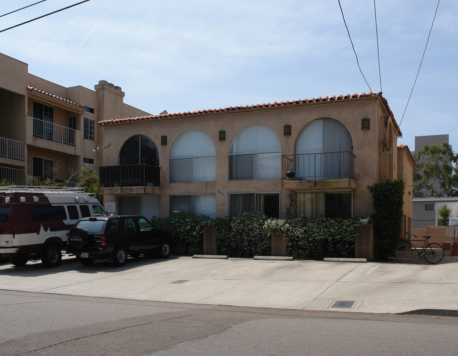 515 Arbor Dr in San Diego, CA - Building Photo