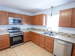 8014 Stowe Springs Ln in Arlington, TX - Building Photo - Building Photo