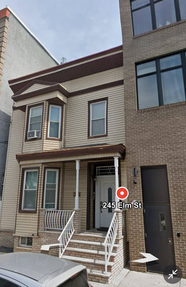 245 Elm St, Unit Apt 2