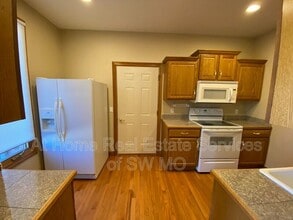 5591 N 17th St in Ozark, MO - Building Photo - Building Photo