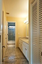 523 NE 38th St in Miami, FL - Building Photo - Building Photo