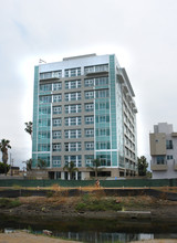 Pier Pointe Condos in Marina Del Rey, CA - Building Photo - Building Photo