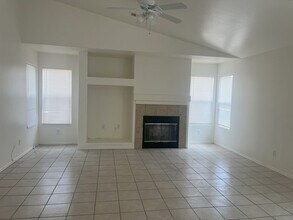 2464 Juleston Dr in Santa Maria, CA - Building Photo - Building Photo