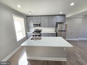 3169 Ravenwood Ave in Baltimore, MD - Building Photo - Building Photo