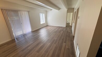 9995 E Harvard Ave, Unit L in Denver, CO - Building Photo - Building Photo
