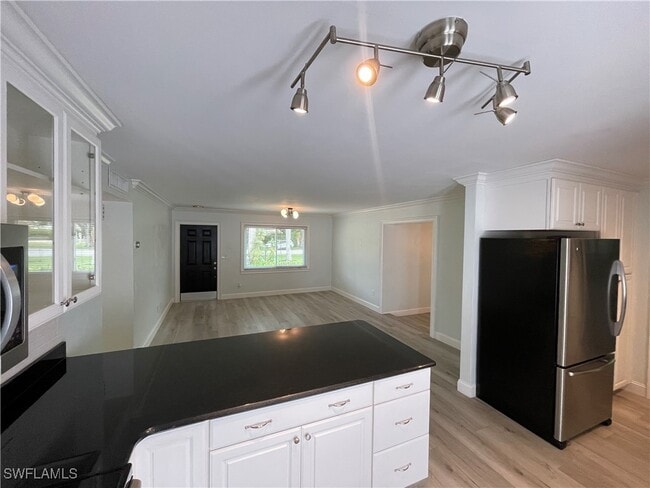 905 13th St N in Naples, FL - Building Photo - Building Photo