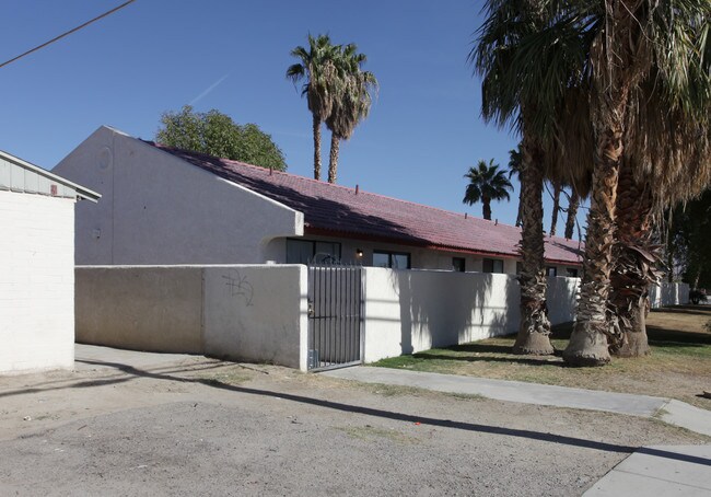 43965 Towne St in Indio, CA - Foto de edificio - Building Photo