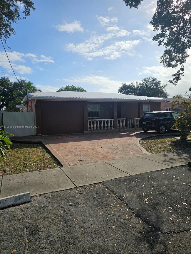 651 SW 66th Ave in Miami, FL - Building Photo - Building Photo