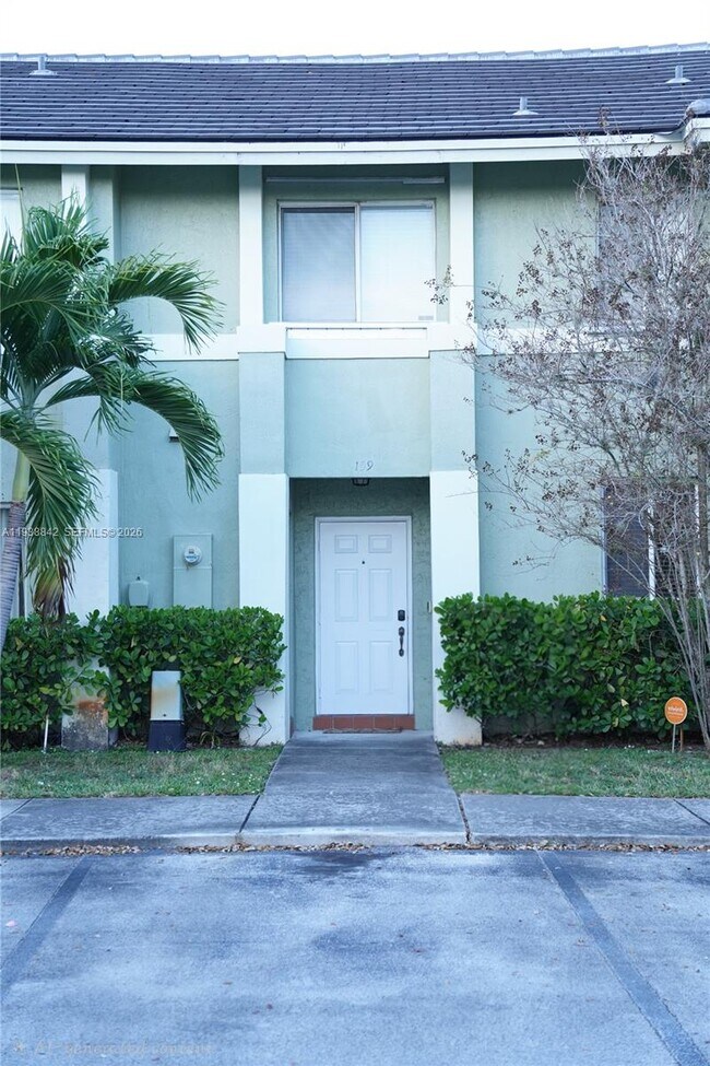 159 Hidden Ct Rd in Hollywood, FL - Building Photo - Building Photo
