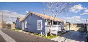 44725 Beech Ave in Lancaster, CA - Building Photo