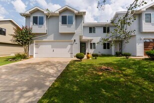 136 Travis Trail in Branson, MO - Building Photo