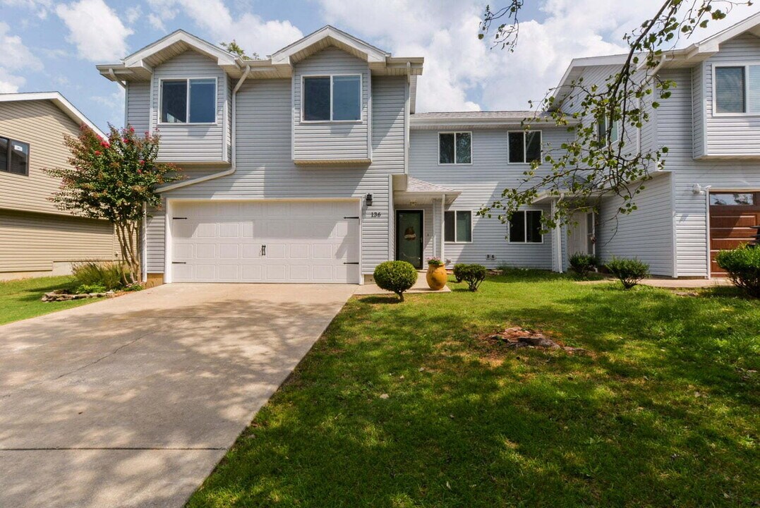 136 Travis Trail in Branson, MO - Building Photo