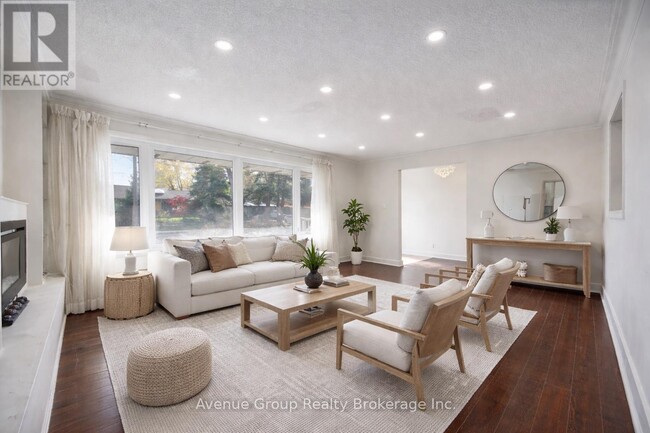 property at 10 Chipping Rd