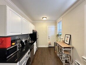 648.5 W Roscoe in Chicago, IL - Building Photo - Building Photo