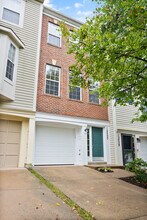 12527 Heykens Ln in Bristow, VA - Building Photo - Building Photo