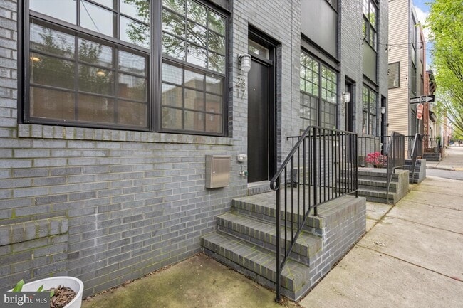property at 2317 E Fairmount Ave