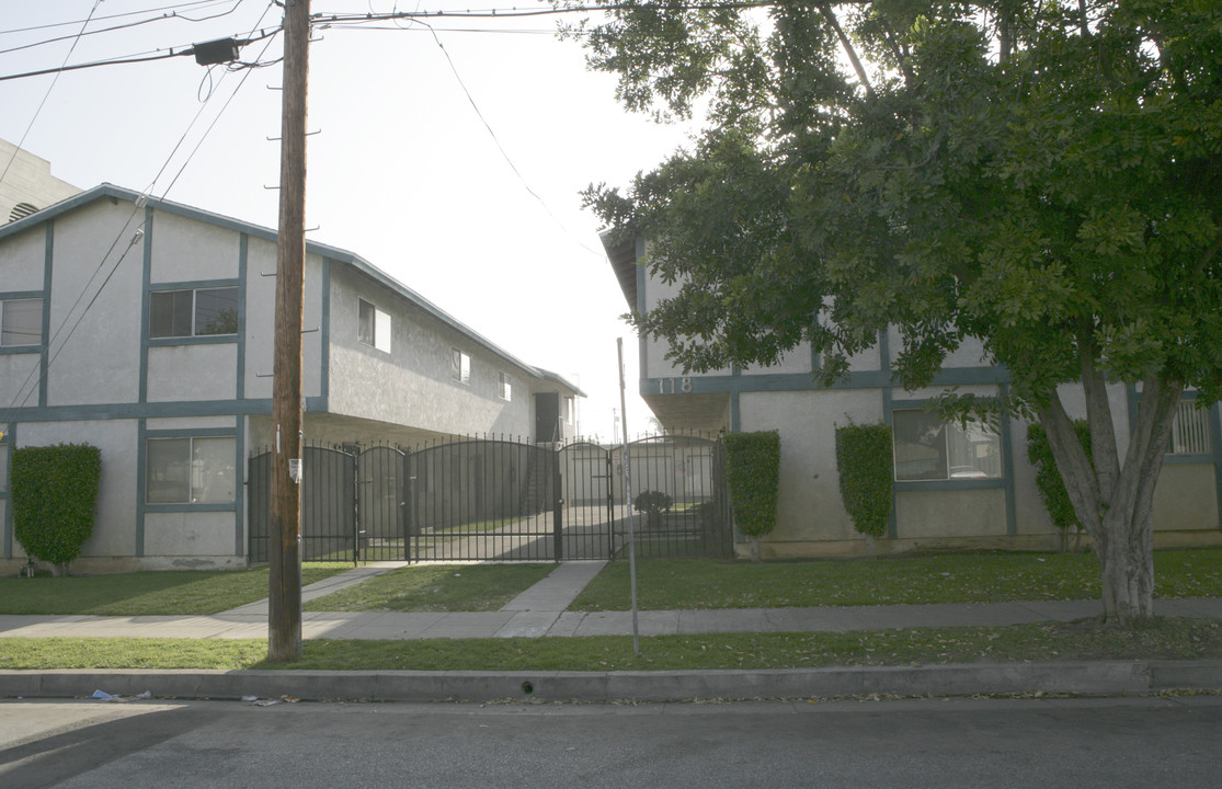 118 S 10th St in Montebello, CA - Building Photo