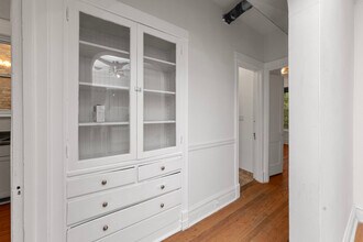 1353 W Catalpa Ave in Chicago, IL - Foto de edificio - Building Photo