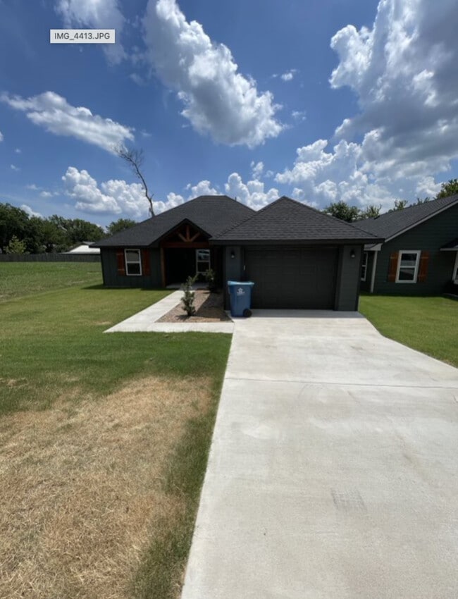 612-622 W Coffin St in Denison, TX - Building Photo - Building Photo
