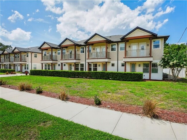 property at 2233 E Kaley Ave