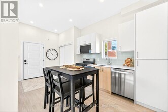 49 William Cragg Dr in Toronto, ON - Building Photo - Building Photo