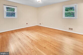 1032 Pinecrest Dr in Annapolis, MD - Building Photo - Building Photo