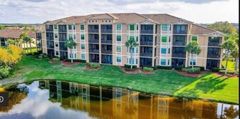 7015 River Hammock Dr, Unit 304 in Bradenton, FL - Building Photo