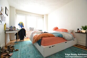 63 Euston Rd, Unit 2 in Boston, MA - Building Photo - Building Photo