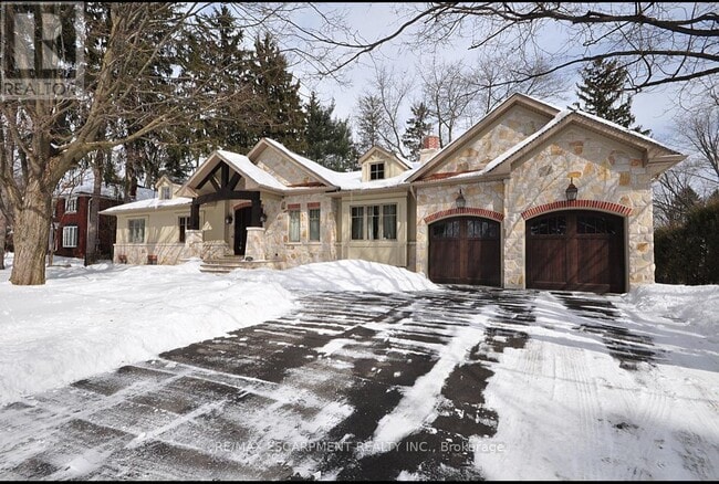 225 Forestwood Dr in Oakville, ON - Building Photo - Building Photo