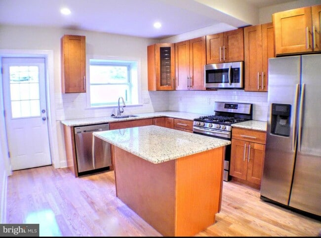 546 Manton St in Philadelphia, PA - Building Photo - Building Photo