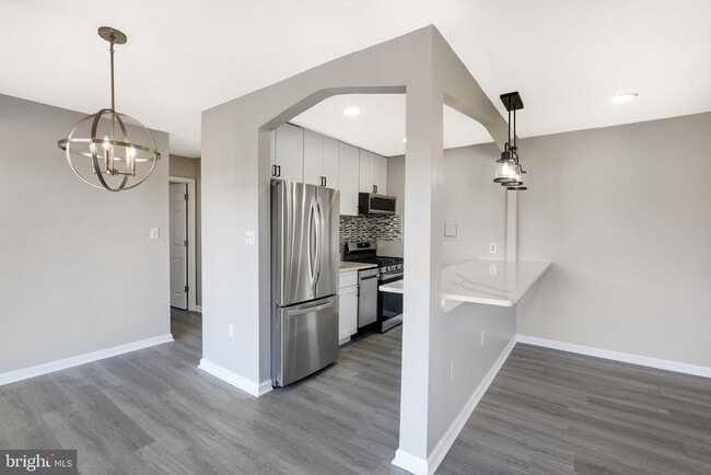 12753 Dara Dr in Woodbridge, VA - Building Photo - Building Photo