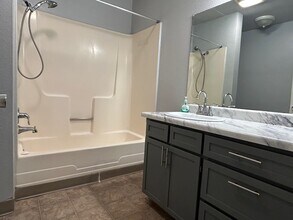 1150 Pine St, Unit 5 in Oroville, CA - Building Photo - Building Photo